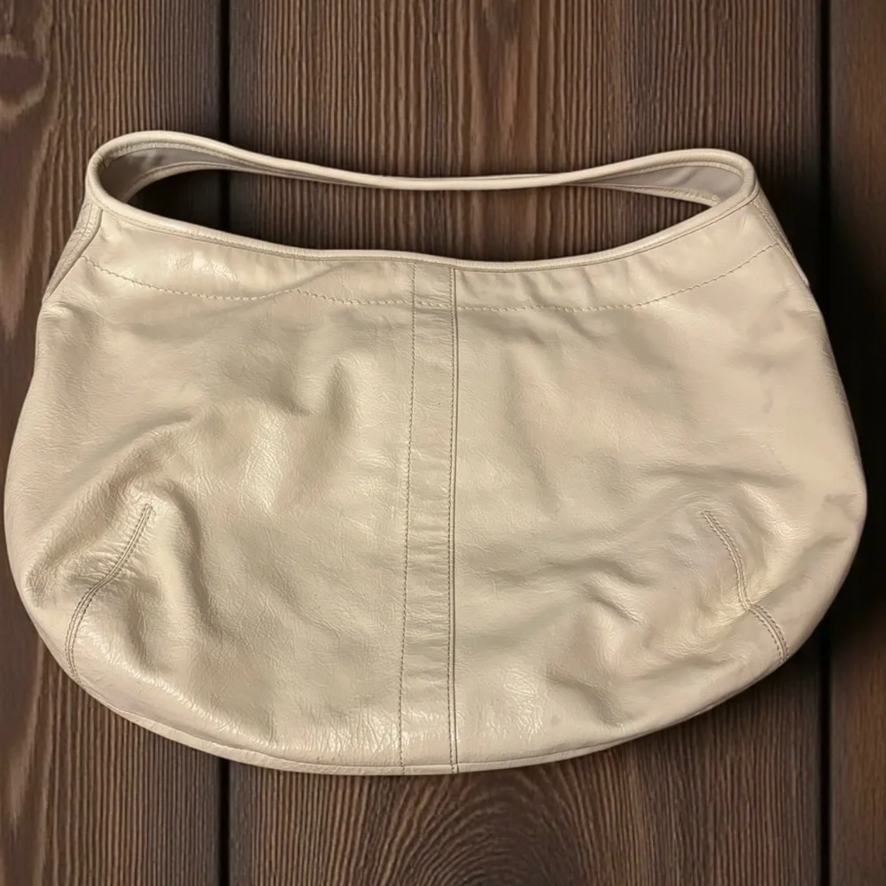 Coach Ergo XL 2007 White/Cream Patent Leather Shoulder Bag 11009 $487 Retail
